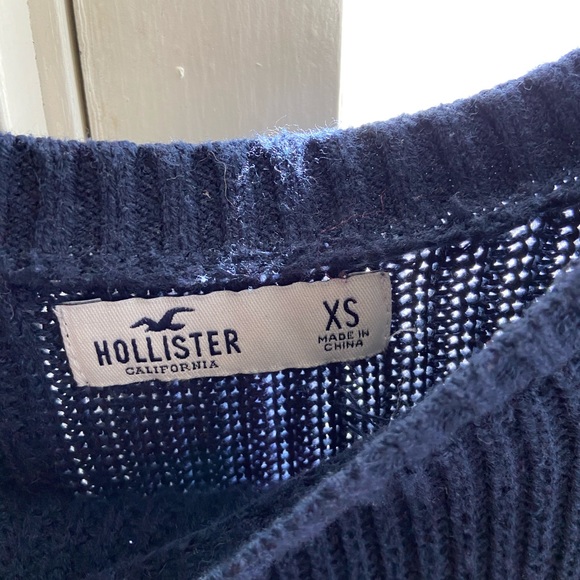 Stripped sweater -XS fits like a medium - Picture 2 of 3